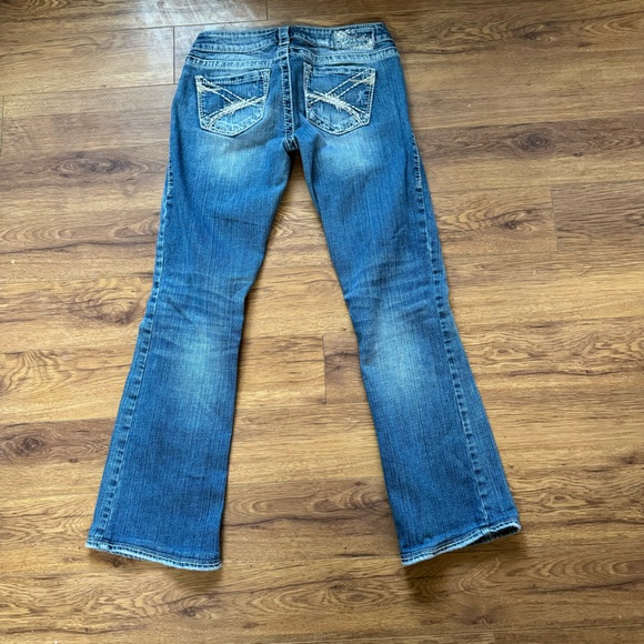 Silver Jeans - Picture 5 of 6